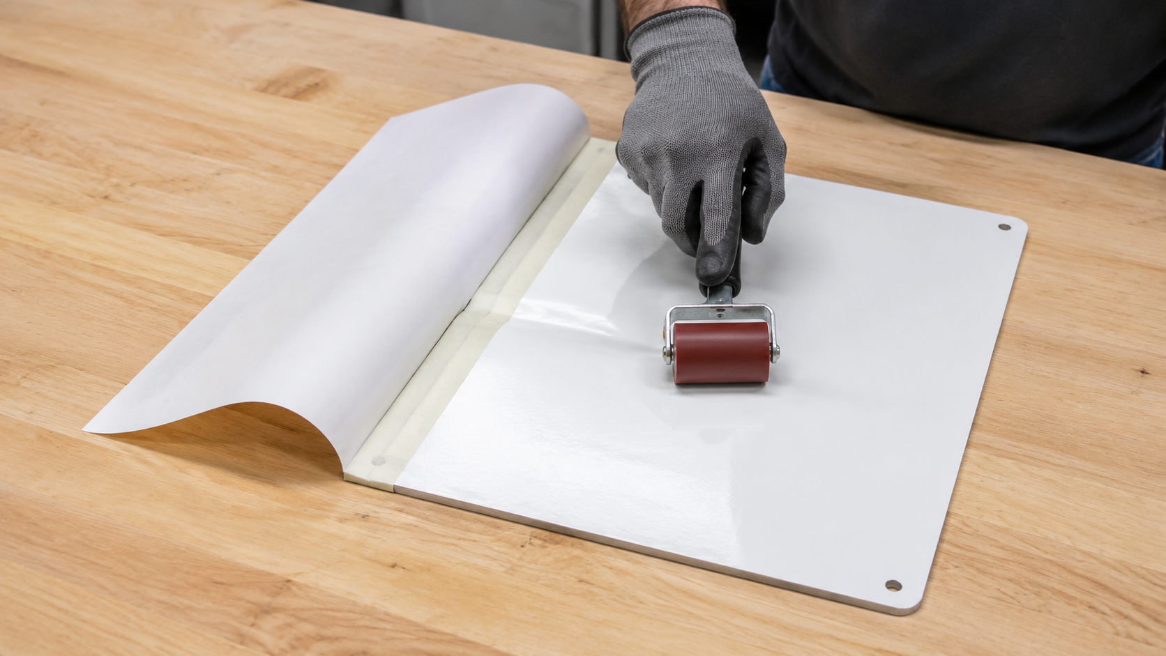 hand-applying-reflective-sheeting-center-hinge-method.png