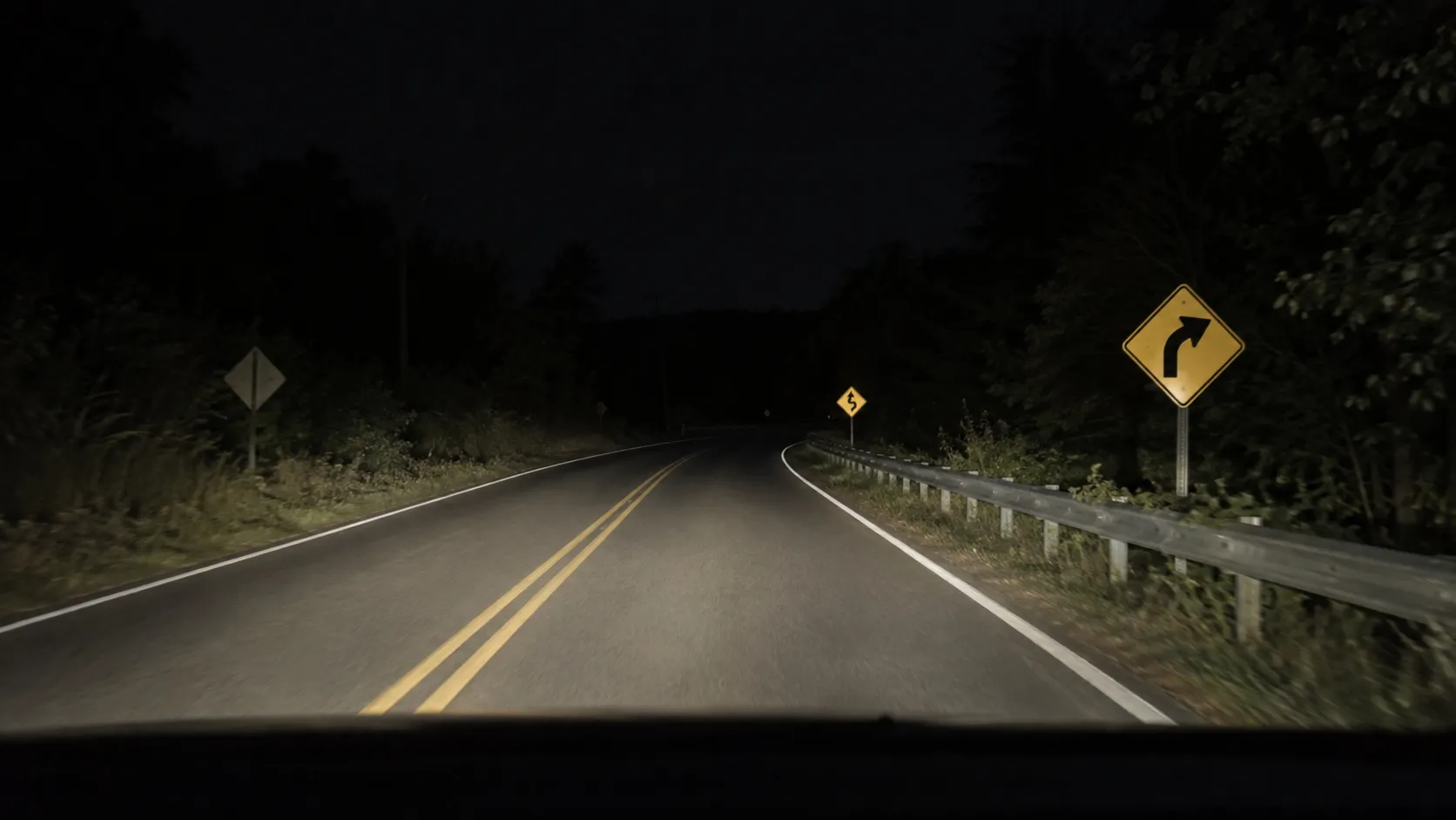 Reflective traffic signs of different service conditions on the same road.webp