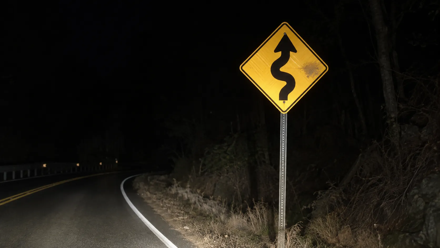 Traffic sign with uneven nighttime retroreflective brightness.webp